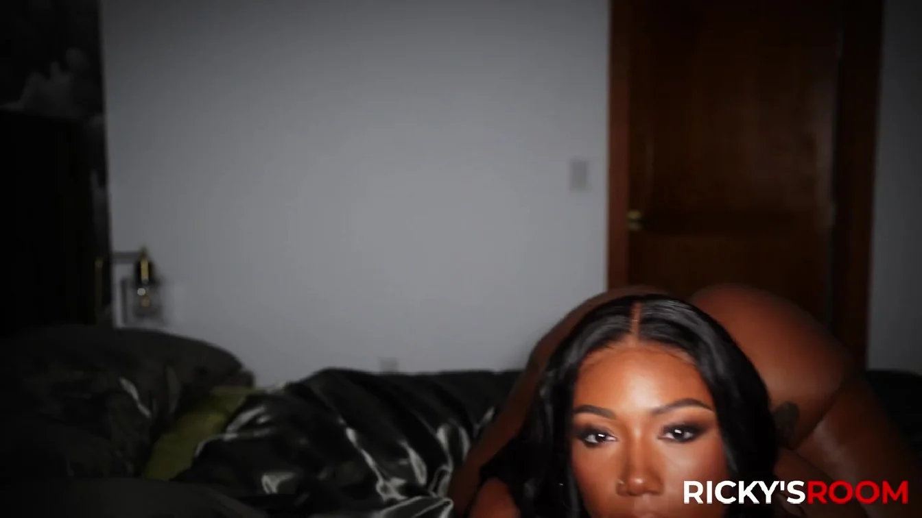 RickysRoom Chanell Heart XXX